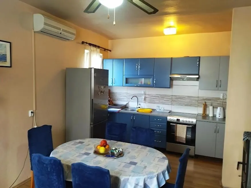 Apartment In Nin With Terrace, Air Conditioning, Wi-Fi 0*,