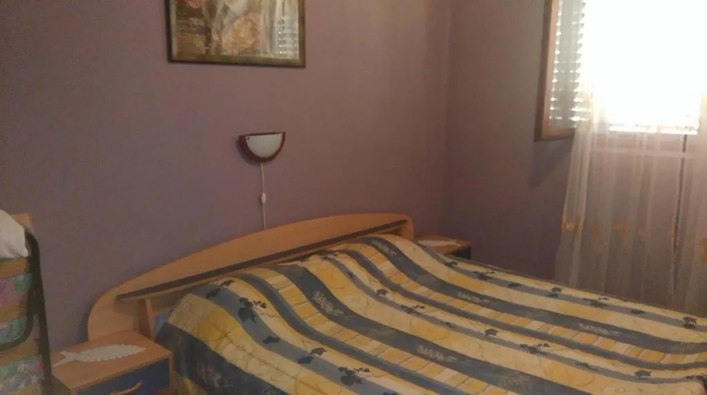 Apartment In Nin With Terrace, Air Conditioning, Wi-Fi